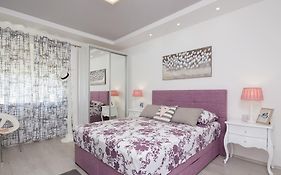 Old City Luxury Apartment Iris